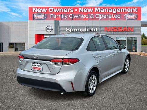 Used 2024 Toyota Corolla LE FWD image 5
