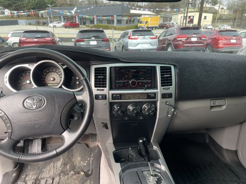 Used 2005 Toyota 4Runner SR5 image 12