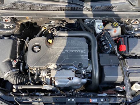 Used 2017 Chevrolet Malibu LT image 22