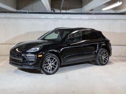 Certified 2026 Porsche Macan AWD/4WD image 1