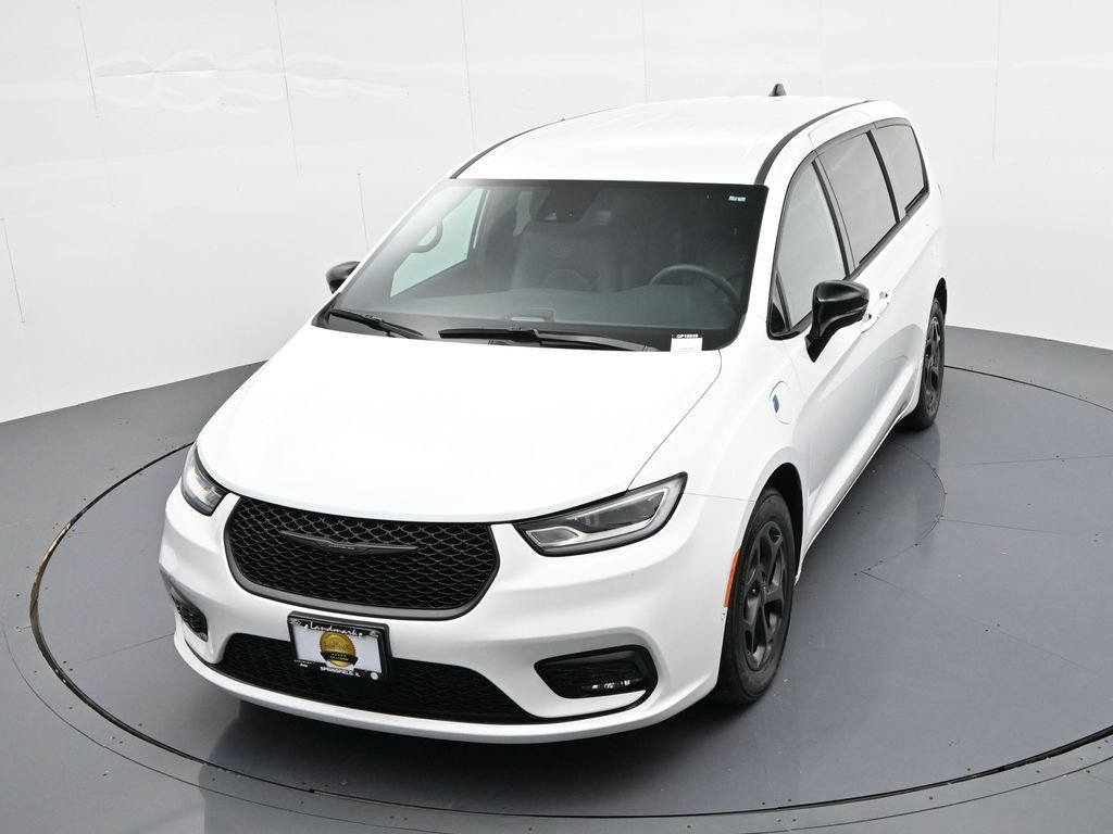 Used 2024 Chrysler Pacifica Limited FWD image 18