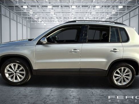 Used 2017 Volkswagen Tiguan Limited w/ Premium Package image 2