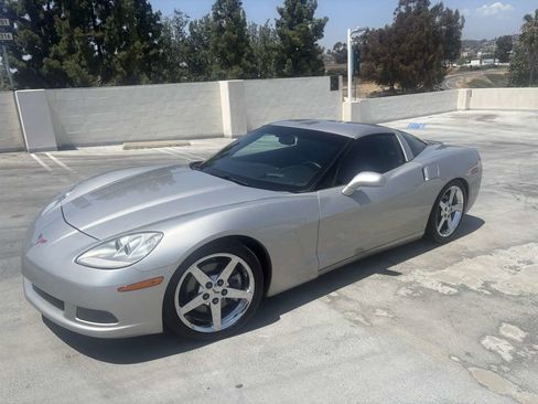 Used 2008 Chevrolet Corvette Coupe w/ Preferred Equipment Group RWD image 2