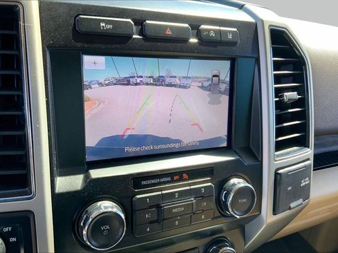 Used 2020 Ford F150 Lariat w/ Trailer Tow Package RWD image 45