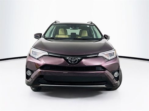 Used 2018 Toyota RAV4 Limited image 5