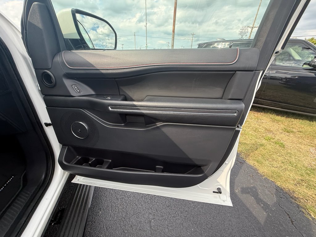 Used 2022 Ford Expedition Limited RWD image 24