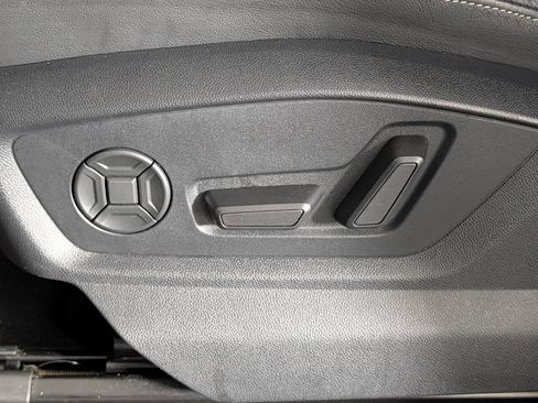 Used 2023 Audi Q8 Premium Plus w/ Premium Plus Package AWD/4WD image 29