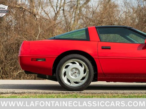 Used 1991 Chevrolet Corvette Coupe image 35
