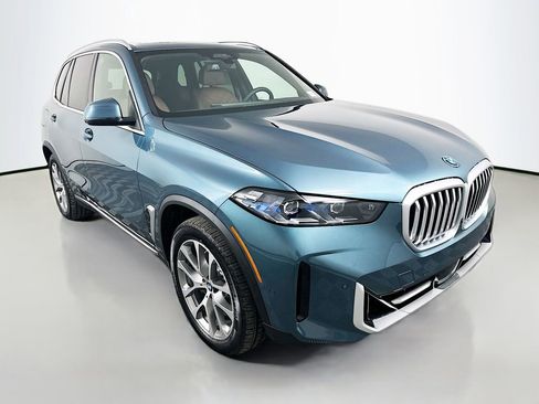 New 2026 BMW X5 xDrive50e image 3