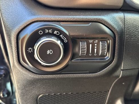 Used 2019 Jeep Wrangler Sport AWD/4WD image 19