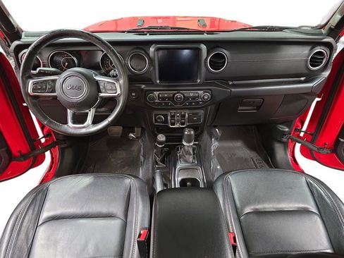 Used 2019 Jeep Wrangler Unlimited Sahara w/ Advanced Safety Group AWD/4WD image 9