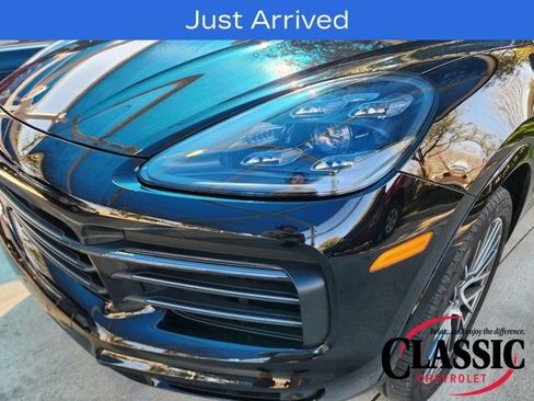 Used 2022 Porsche Cayenne Platinum Edition image 14