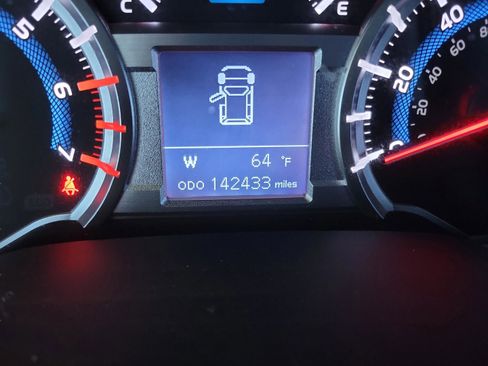 Used 2015 Toyota 4Runner Limited image 17