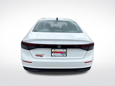 Used 2025 Honda Accord SE image 4
