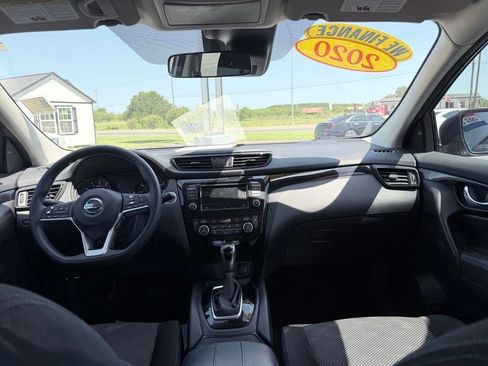 Used 2020 Nissan Rogue Sport SV FWD image 12