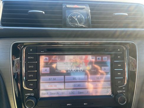 Used 2014 Volkswagen Passat TDI SE image 15