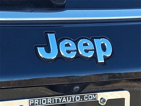 Used 2022 Jeep Compass Latitude image 27