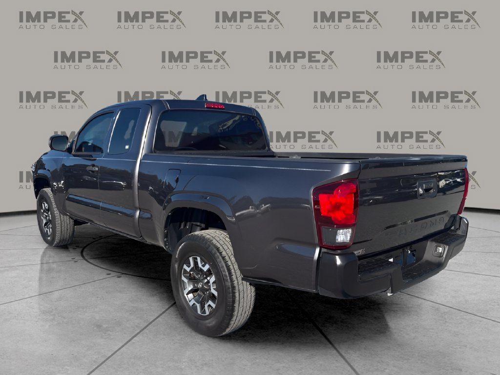Used 2022 Toyota Tacoma SR RWD image 3