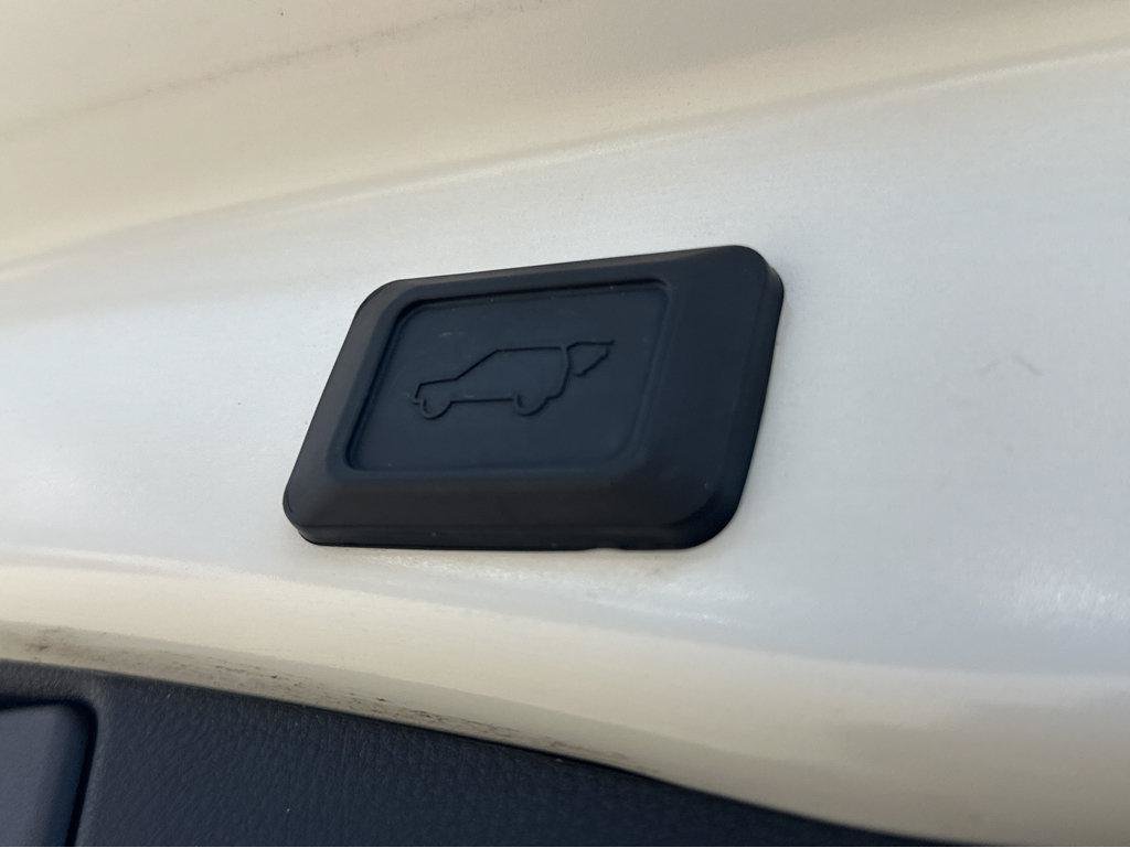 Used 2021 Toyota RAV4 XLE w/ Convenience Package FWD image 38