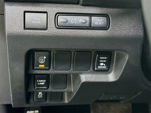 Used 2024 Nissan Frontier SV w/ SV Convenience Package image 11