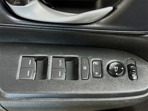 Used 2020 Honda CR-V LX image 11