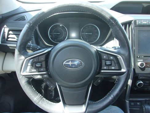 Used 2022 Subaru Ascent Limited AWD/4WD image 10