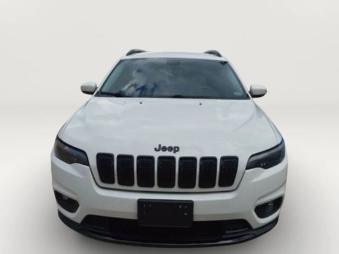 Used 2019 Jeep Cherokee Latitude Plus AWD/4WD image 2