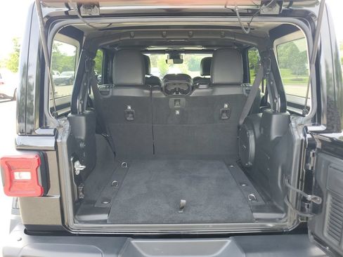 Used 2019 Jeep Wrangler Unlimited Rubicon w/ Dual Top Group AWD/4WD image 33