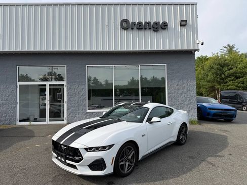 Used 2024 Ford Mustang GT Premium RWD image 2
