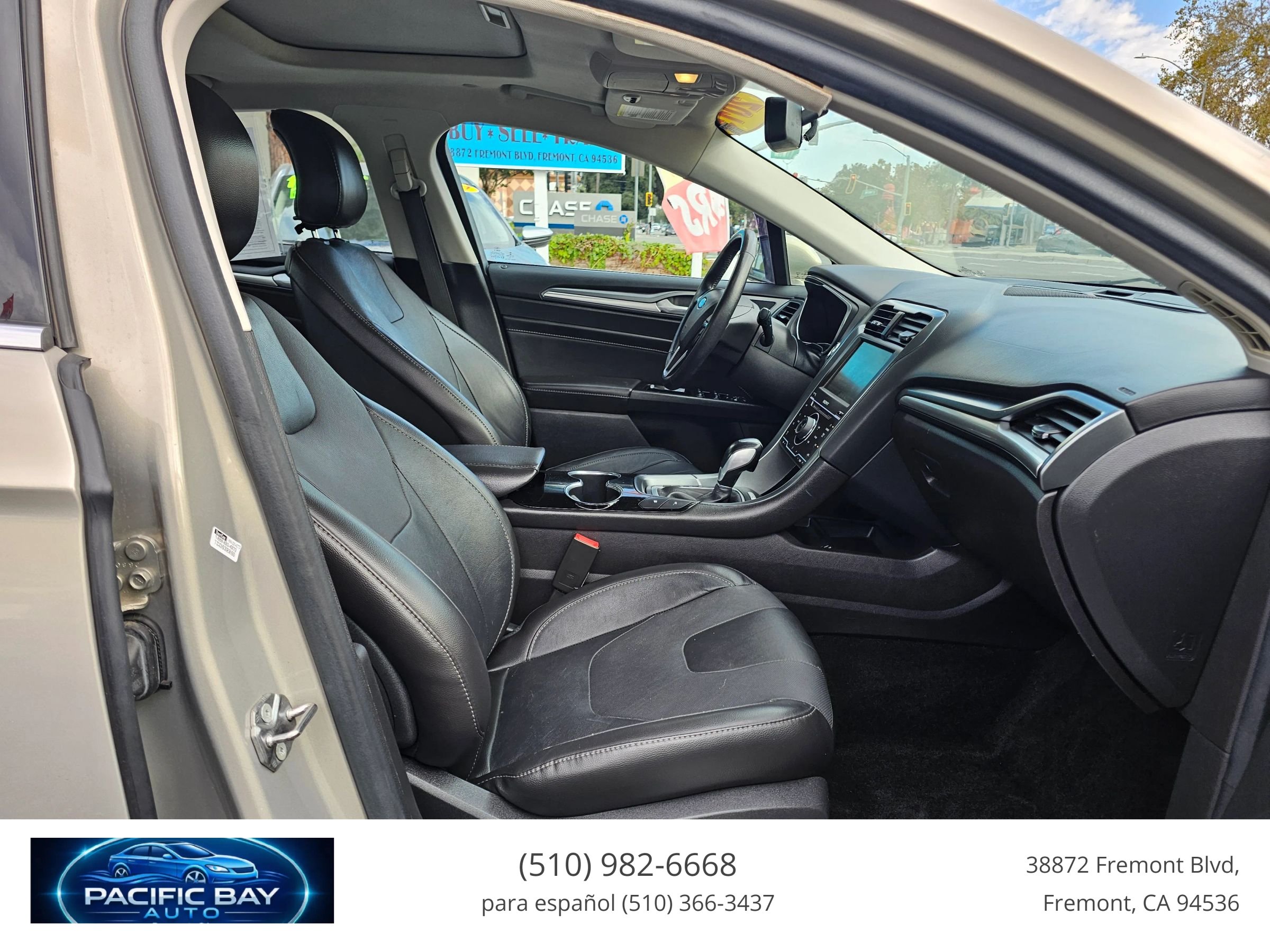 Used 2015 Ford Fusion Energi Titanium FWD image 18