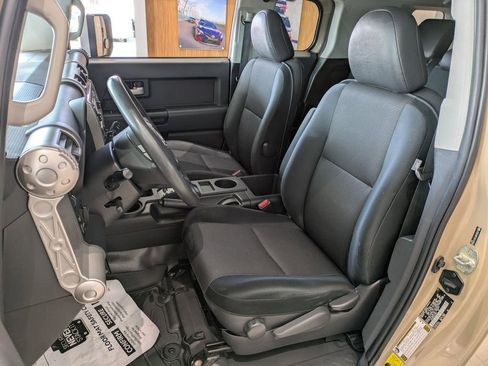 Used 2012 Toyota FJ Cruiser 4WD w/ Convenience Pkg image 8