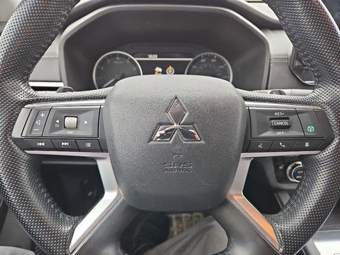 Used 2022 Mitsubishi Outlander SEL image 10