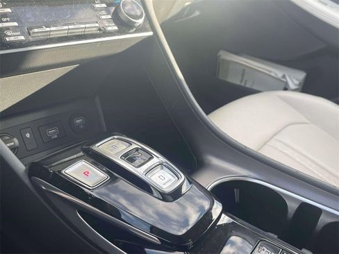 Used 2023 Hyundai Sonata Limited image 31