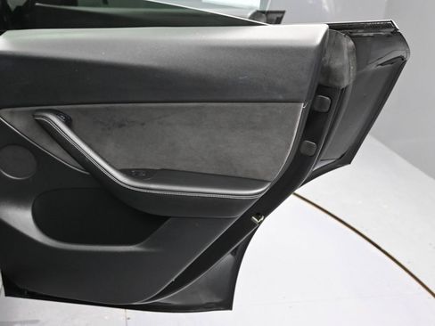 Used 2022 Tesla Model Y Performance image 42