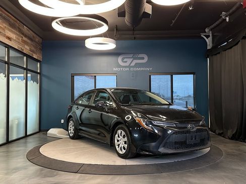 Used 2020 Toyota Corolla SE FWD image 1