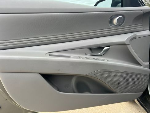 Certified 2025 Hyundai Elantra SEL image 10