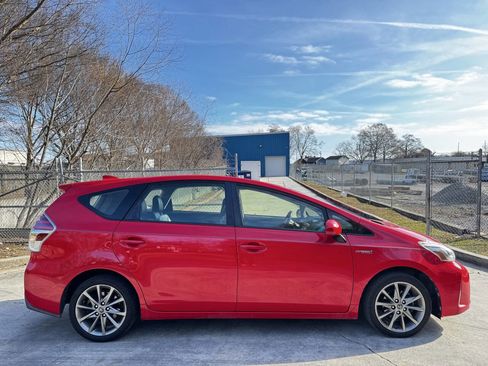 Used 2015 Toyota Prius V Five image 5