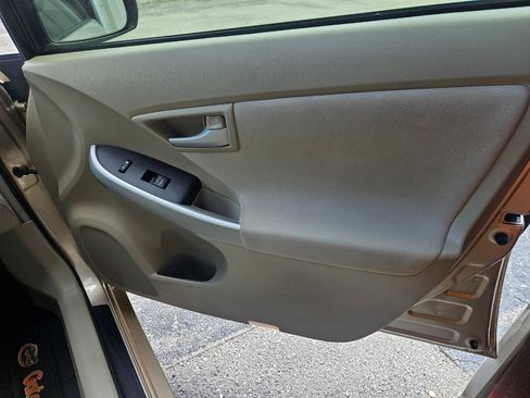 Used 2011 Toyota Prius Five image 14