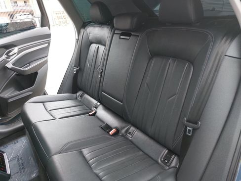Used 2024 Audi Q8 e-tron Premium Plus w/ Premium Plus Package AWD/4WD image 14