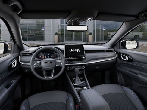 New 2026 Jeep Compass Latitude image 14