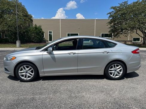 Used 2013 Ford Fusion SE FWD image 19