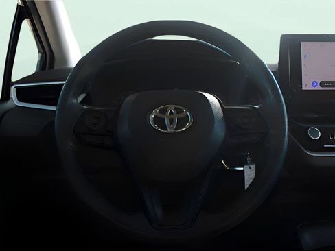Used 2025 Toyota Corolla LE FWD image 30