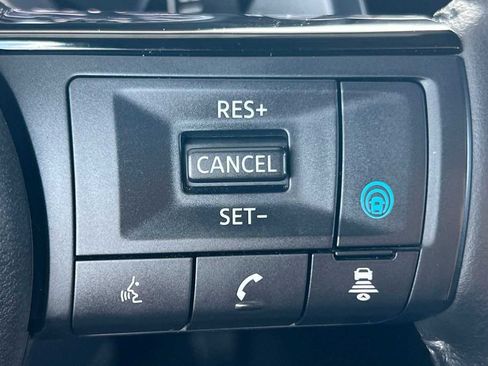 Used 2023 Nissan Rogue SV w/ SV Premium B Package image 27