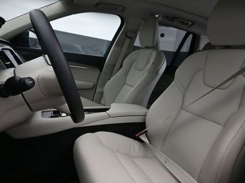 Used 2024 Volvo XC90 B6 Plus w/ Protection Package Premier AWD/4WD image 10