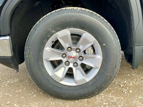 New 2026 GMC Sierra 1500 SLE image 16