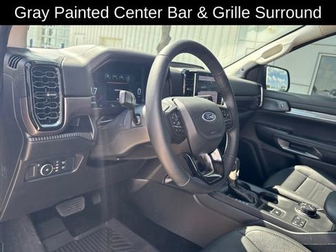 Used 2025 Ford Ranger Lariat w/ Black Appearance Package AWD/4WD image 11