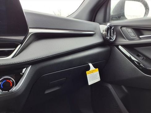 New 2026 Chevrolet Equinox LT w/ Convenience Package II AWD/4WD image 17