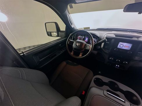 Used 2024 RAM 3500 Tradesman w/ Chrome Appearance Group image 9