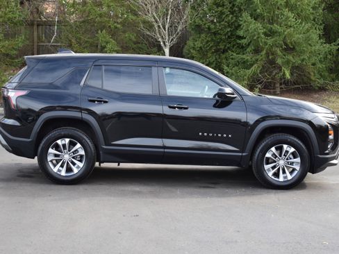 Used 2025 Chevrolet Equinox LT w/ Safety and Technology Package image 32