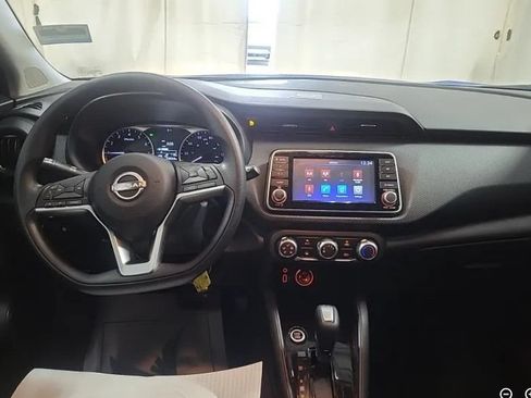 Used 2022 Nissan Kicks S FWD image 8